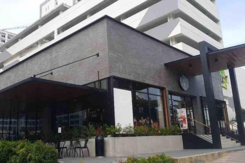 Trig Place At Grace Residence In Taguig City 마닐라 외부 사진